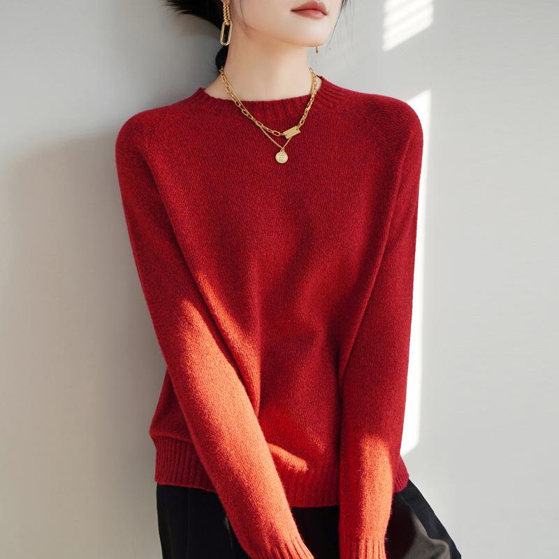 The New Round-neck Knitted Sweater of Spring and Autumn for Women Is Paired with A Loose Sweater As A Laid-back Base Layer