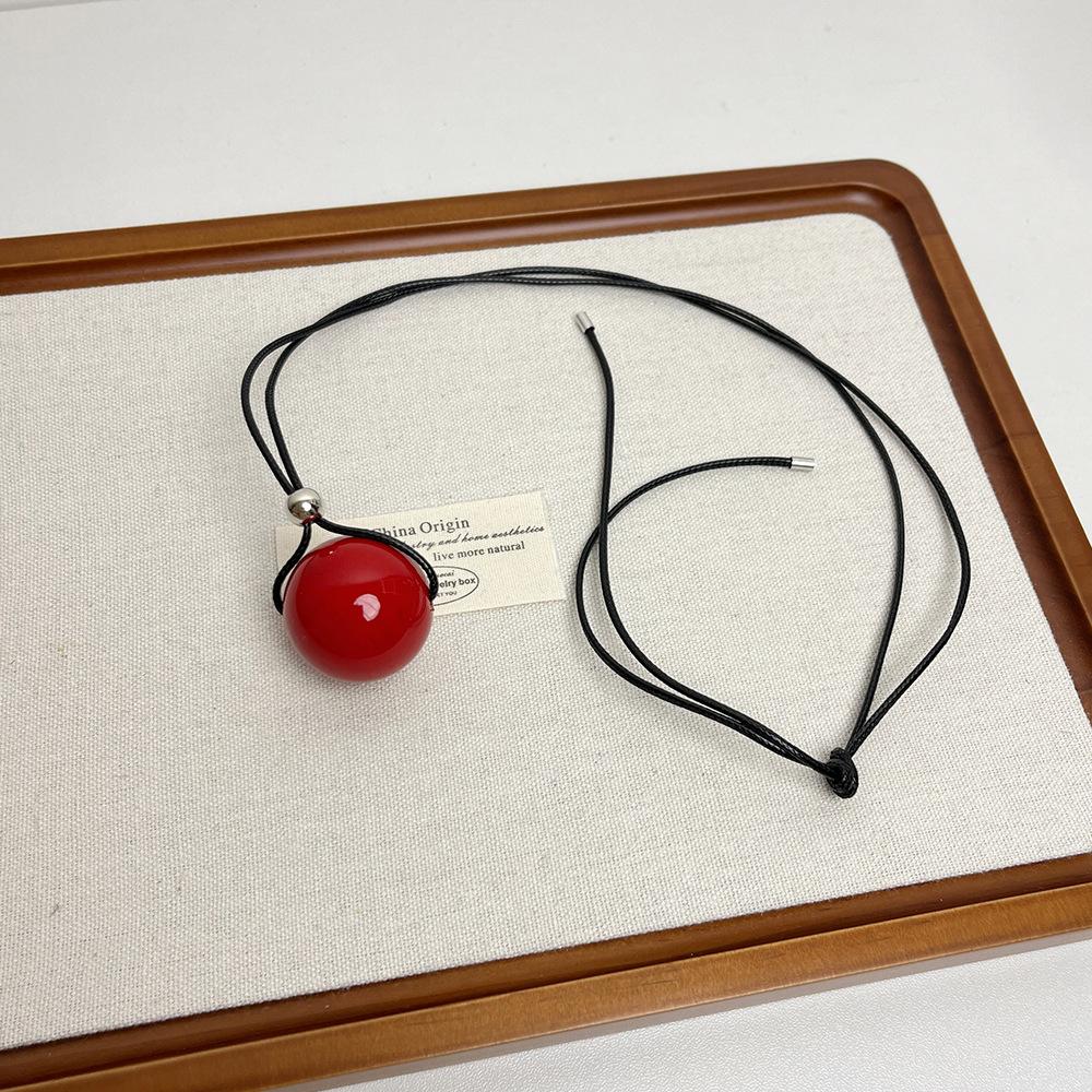 

New Minimalist Metal Geometric Ball Pendant Necklace for Women Design Sweater Chain Trendy Accessories красный