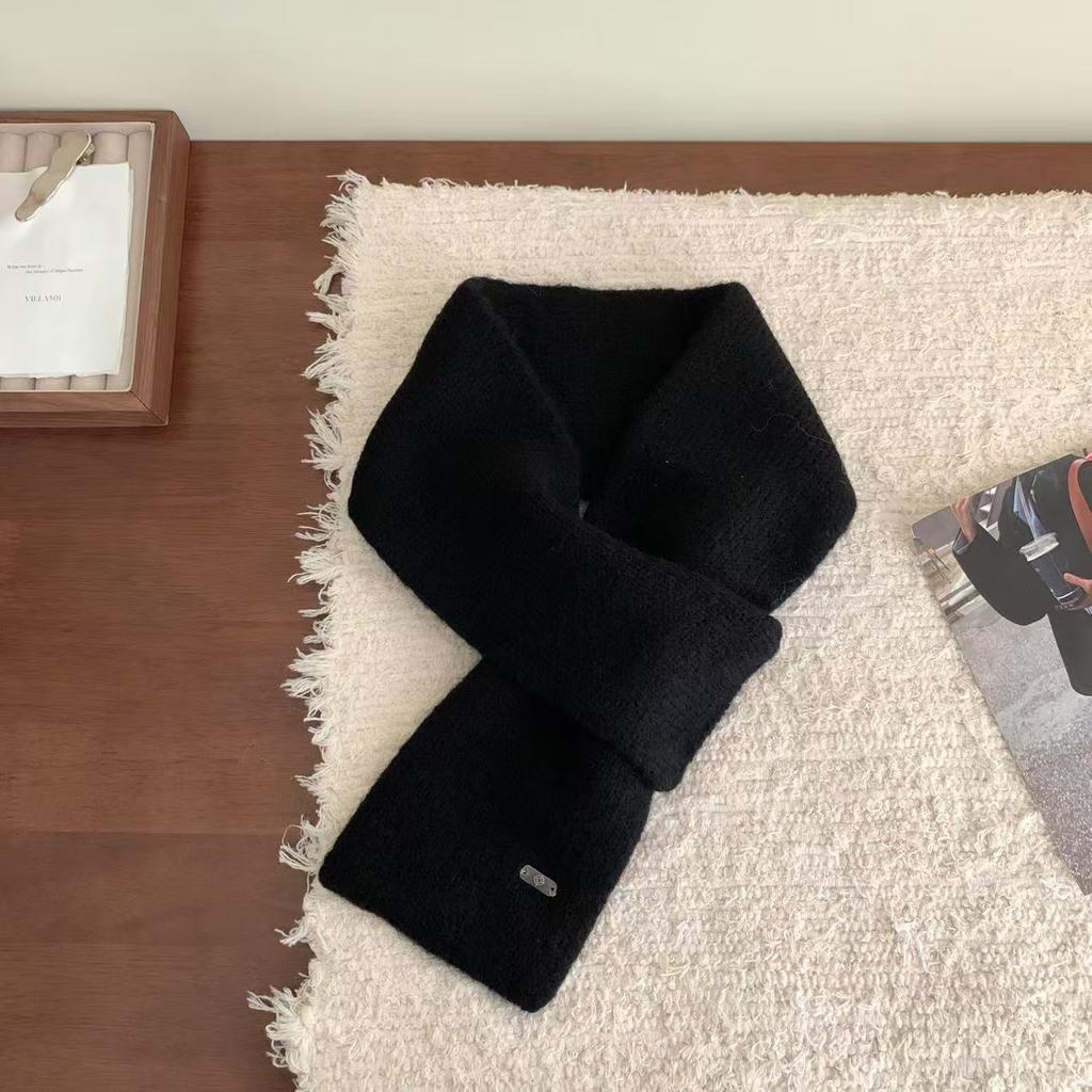New Included Knitted Small Scarf for Women, Autumn/Winter Korean Versatile Solid Color Warm Lazy Blessing Perforated Neck Warmer for Men