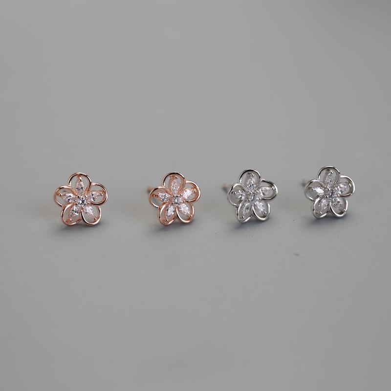 Cyrkoniowe Kolczyki z Wydrążonym Kwiatem Damska Moda Styl Ins Małe Świeże Kolczyki Słodkie Super Bajkowe Lekkie Luksusowe Kolczyki
