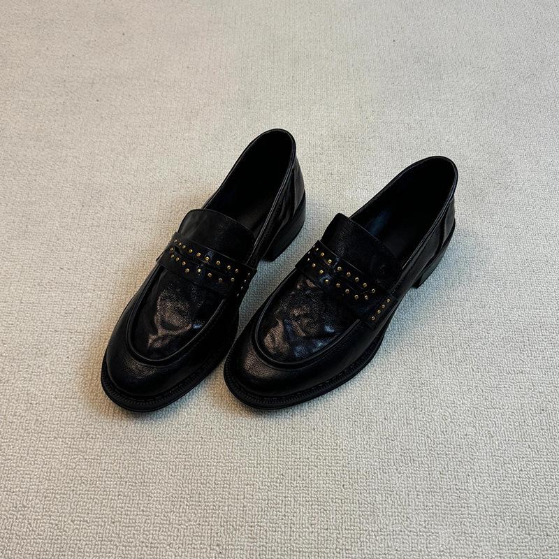 Loafers retro British style round head rivet pleated one pedal thick heel black small leather shoes