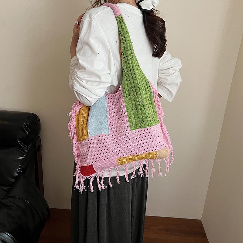 Torebka damska z frędzlami, łączona, dziergana, na ramię, modna, na ramię, przenośna, o dużej pojemności, typu tote