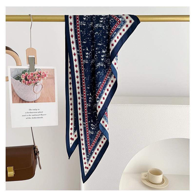 Korean Style Vintage Geometric Print Triangle Scarf For Women Spring Decorative Neck Scarf