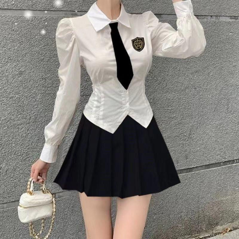 Weißes Damen-Langarmshirt im College-Stil