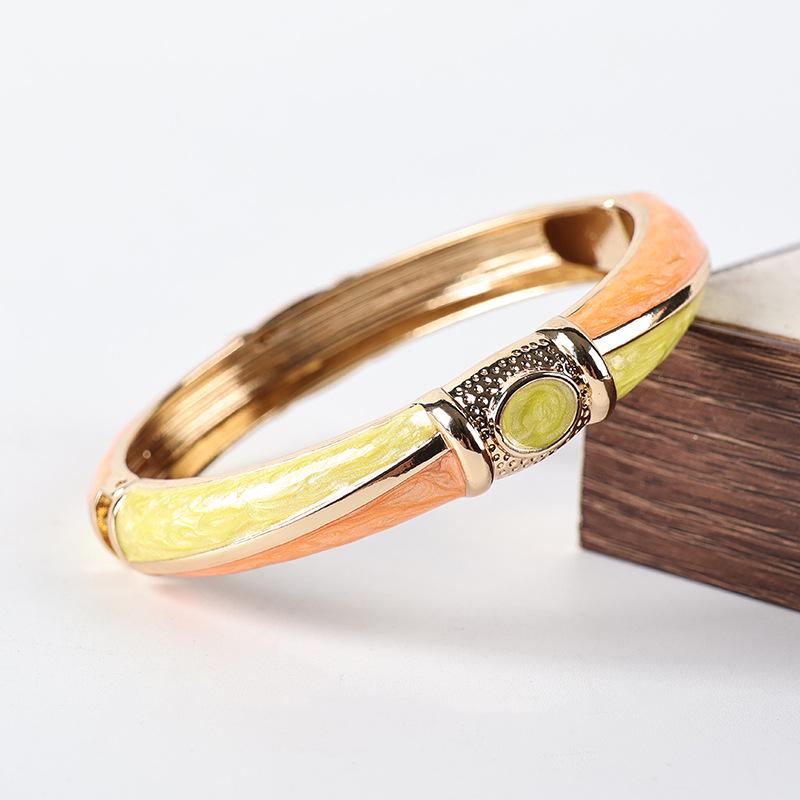 Retro Geometric Women's Elastic Bracelet - Fashion Drip Oil Series