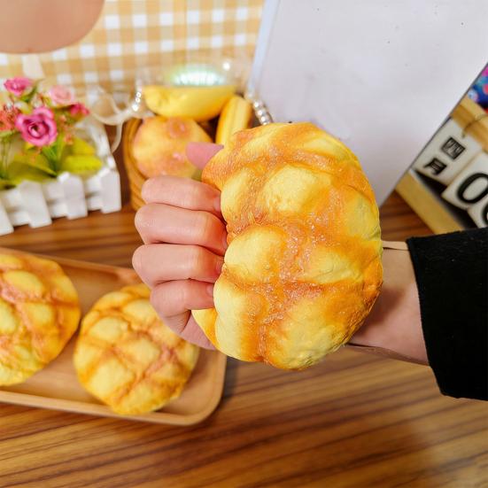 Simulated Pineapple Bun Squeeze Toy Stress Relief Fake Bread Fidget Toy Anxiety Reduction Soft Stretchy Sensory Stress Ball