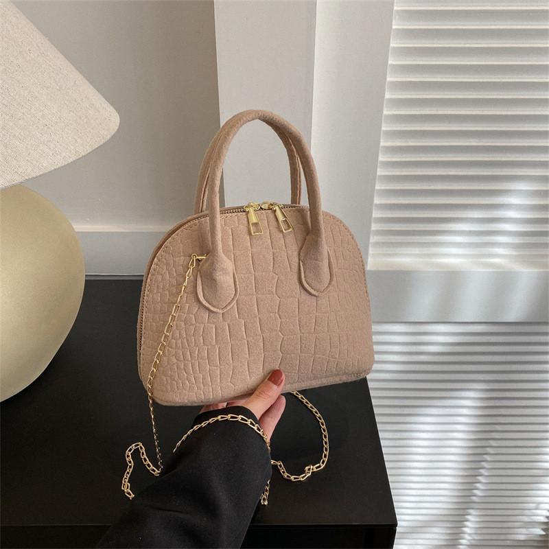 Trendy 2023 Women's Fashion Shoulder Bag Stylish Retro Shell Bag Medium Size