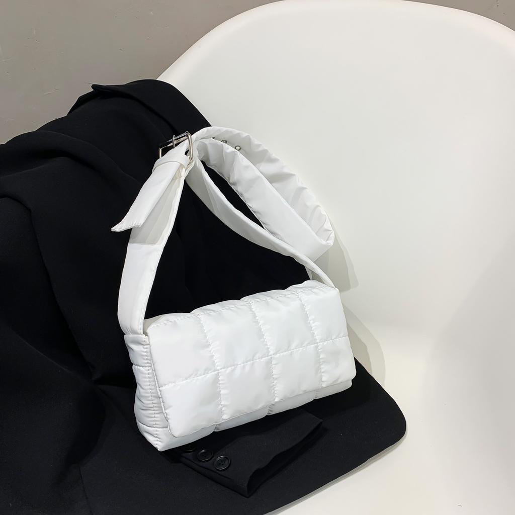 2025 New Ins Fashion Trend Internet Celebrity Solid Color Sponge Pillow Bag Nylon Shoulder Messenger Bag Space Cotton Bag