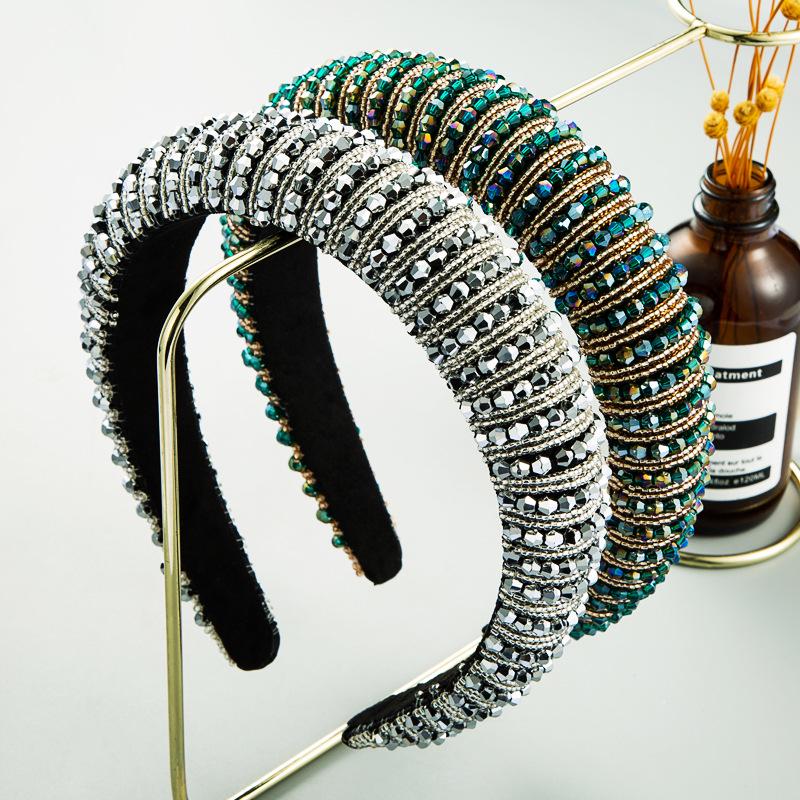 Hairband Handmade Braided Beaded Headband for Women, Made of Sponge Material, Simple and Elegant Face Mask Accessory for Hair.