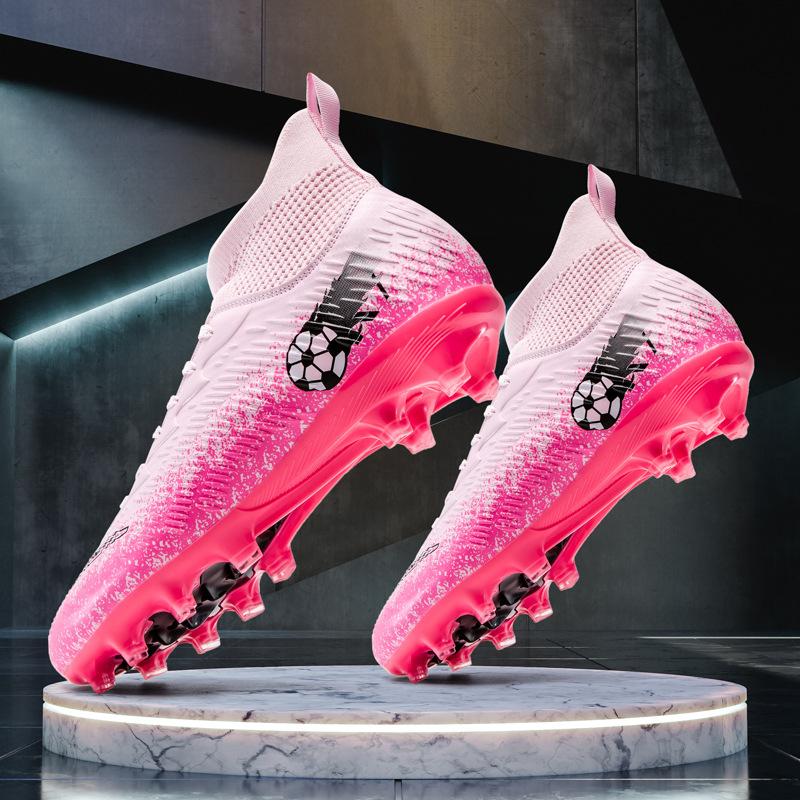 

Нові низькі студентські футбольні бутси з довгими та зламаними шипами для тренувань та матчів. Професійне взуття для юнацького спорту 46