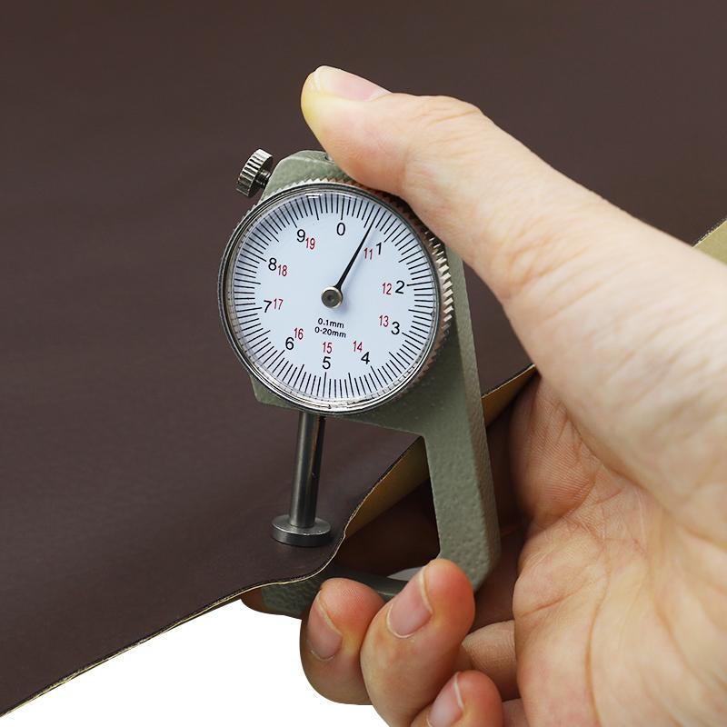 50X135CM Lengde PU Lær Selvklebende Fikseringssubsidier Simuleringshud bak Siden den Klebrige Gummilappen Lær Sofastoffer