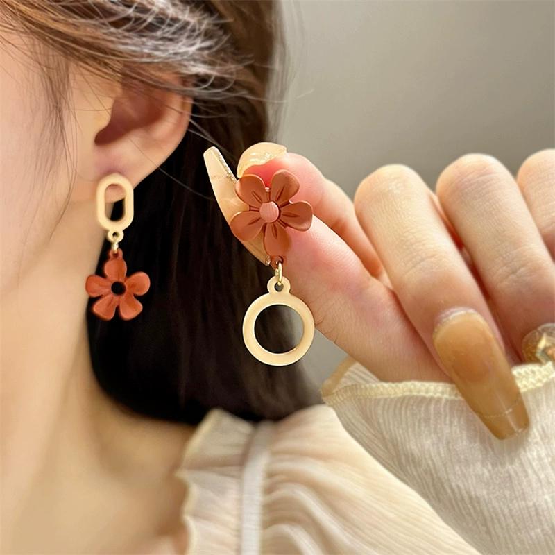 French White Petal Flower Clip On Earrings Simple Elegant Non Pierced Ear Clips For Women And Girls