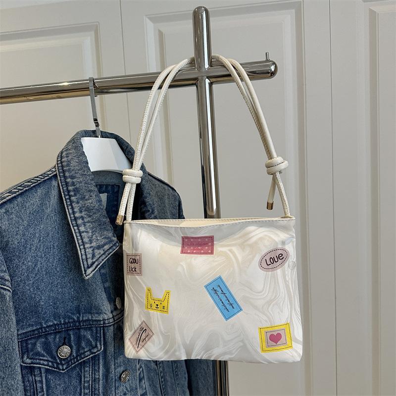 Spring New Casual Texture Premium Shoulder Bag Women's Niche Design Fashion Temperament Commuter Personality Messenger Bag