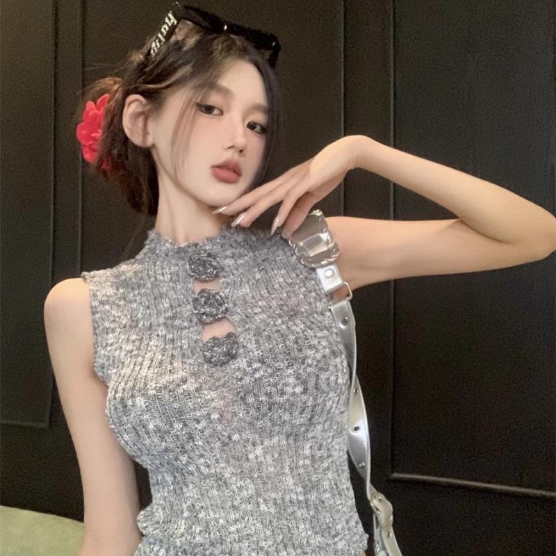 

2025 Spring/Summer Hong Kong Style Spicy Girl 3D Floral Hollow Cropped Slim Vest Trendy Knitwear Random Selection One Piece