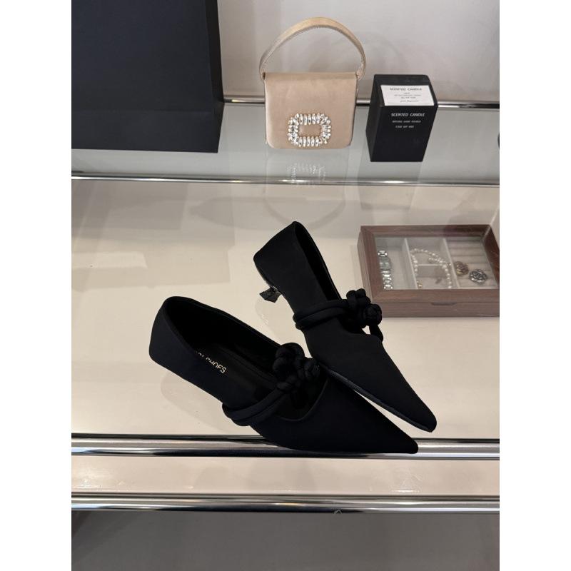 New Chinese style Chinese knot small red shoes women's 2025 spring and autumn new Mary Jane shoes red light mouth single shoes satin