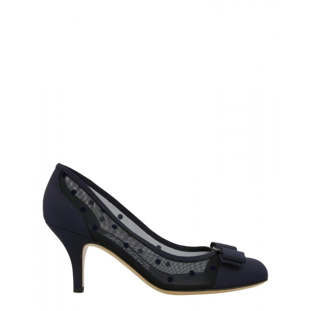 Salvatore ferragamo туфли женские. Туфли salvatore ferragamo с контрастным каблуком. Туфли salvatore ferragamo. Туфли salvatore ferragamo с контрастным каблуком. Туфли salvatore ferragamo.