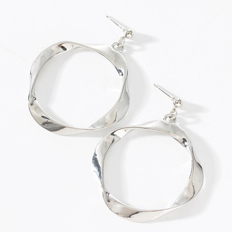 

Fashion high sense large earrings female Internet celebrity sweet earrings earrings personalized exaggerated geometric earrings White k silver