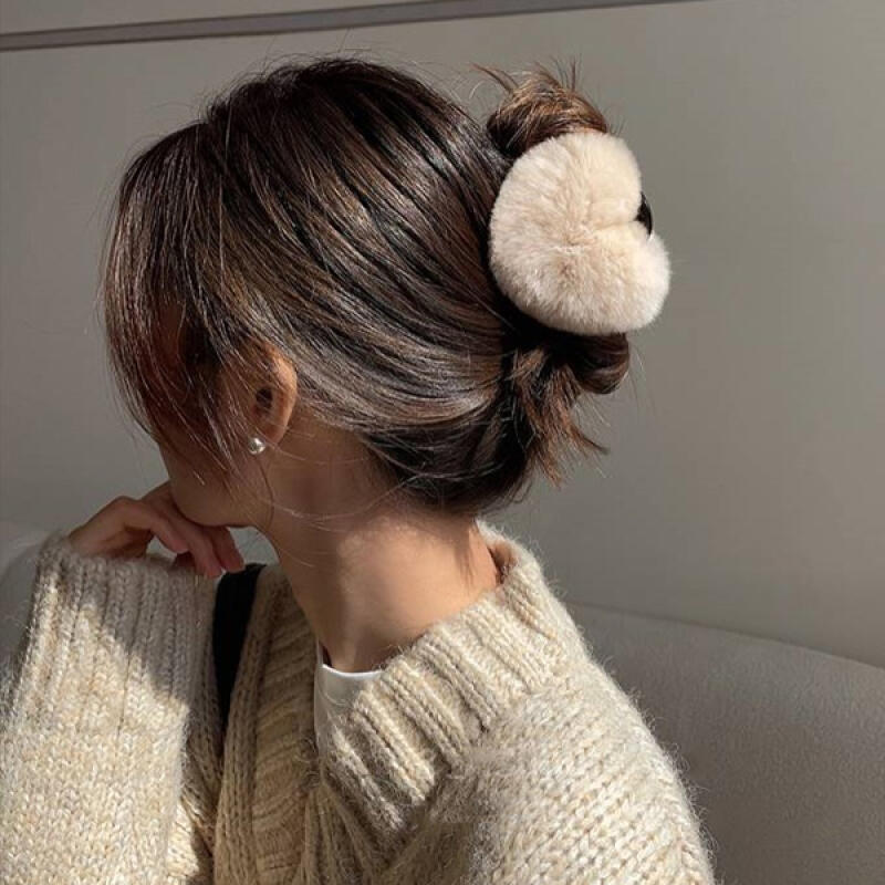 Enzli Lovely Soft Faux Fur Heart Hair Clip ivory