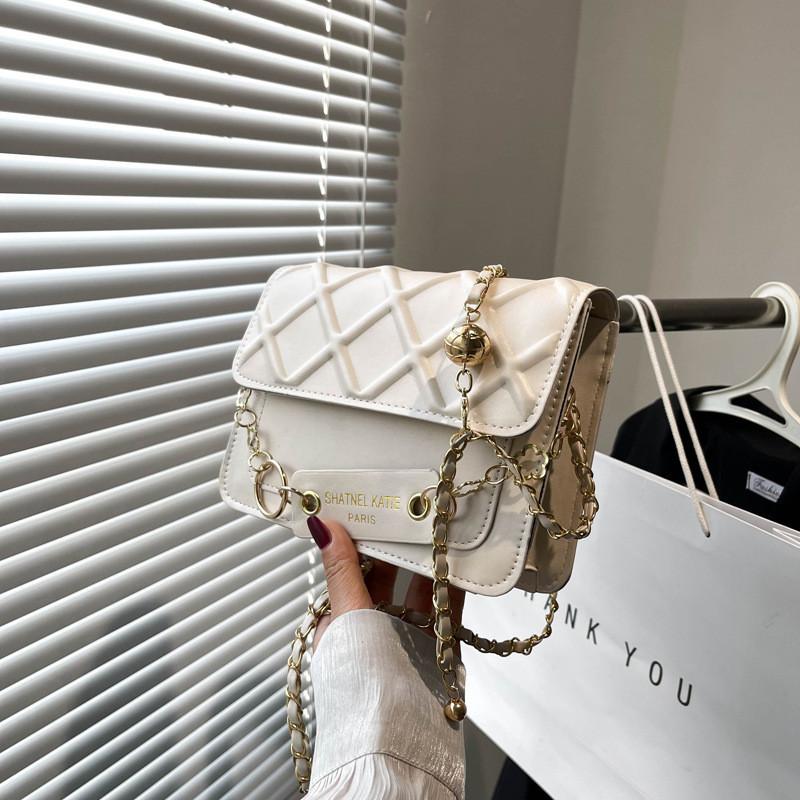 

Chic Small Crossbody Handbag For Women With Trendy Chain Strap And Quilted Design OffWhite
