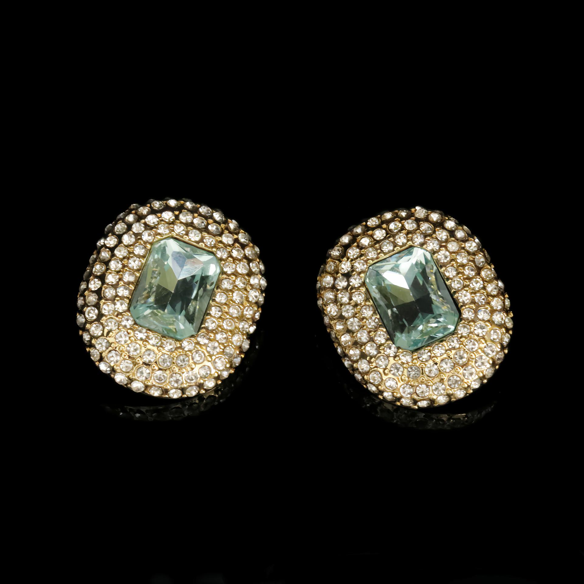 Elegant Full Diamond Stud Earrings with Electroplated Gold - European and American Fashion, Versatile Personalized Design.
