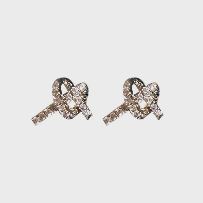 Elegant Love Knot Earrings for Women - High-End, Trendy Design (2022)