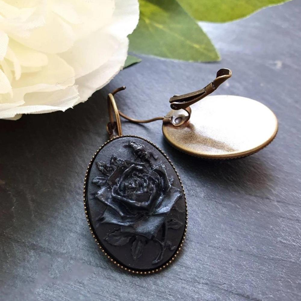 Victoria Retro Black Rose Embossed Oval Pendant Bronze Base Lever Back Dangle Earrings for Women Halloween Party Jewelry Gifts