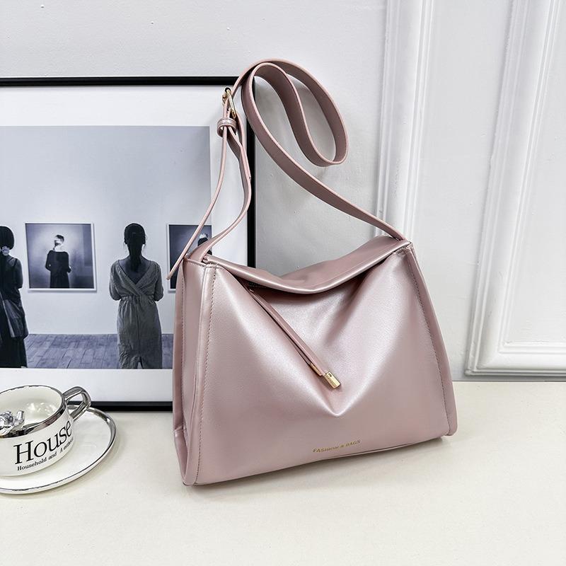 Urban simple oil wax pictorial tote bag women's new spring large-capacity bag shoulder bag commuter