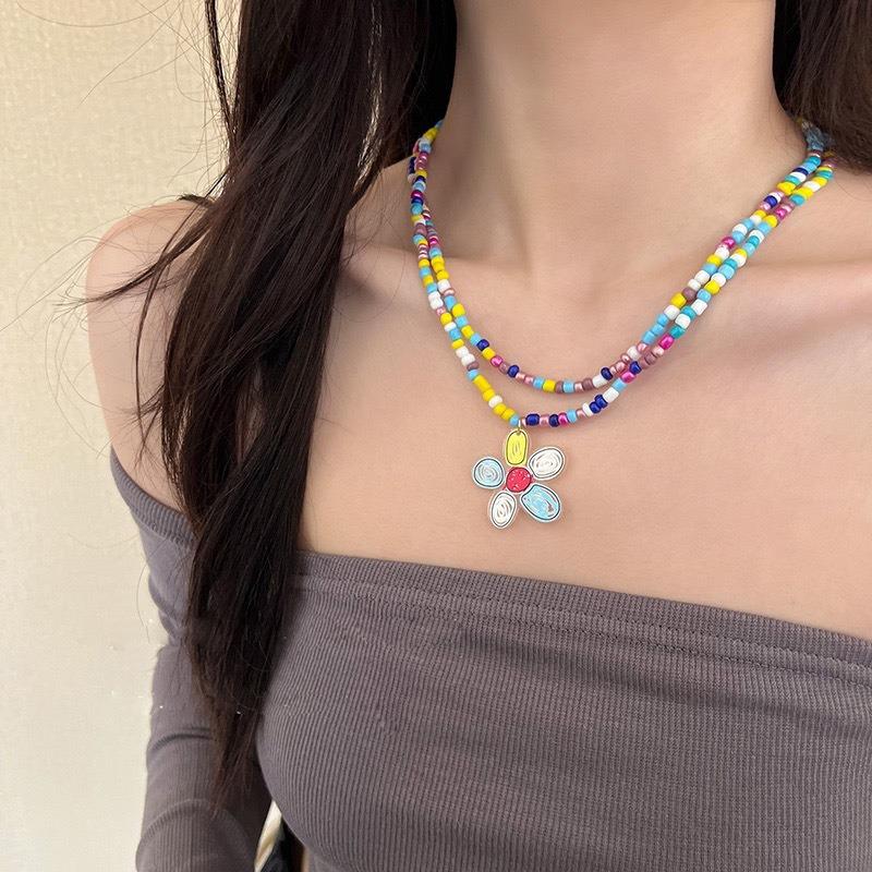 2024 Niche Design Dopamine Color Pearl Choker for Women - Summer Clavicle Chain