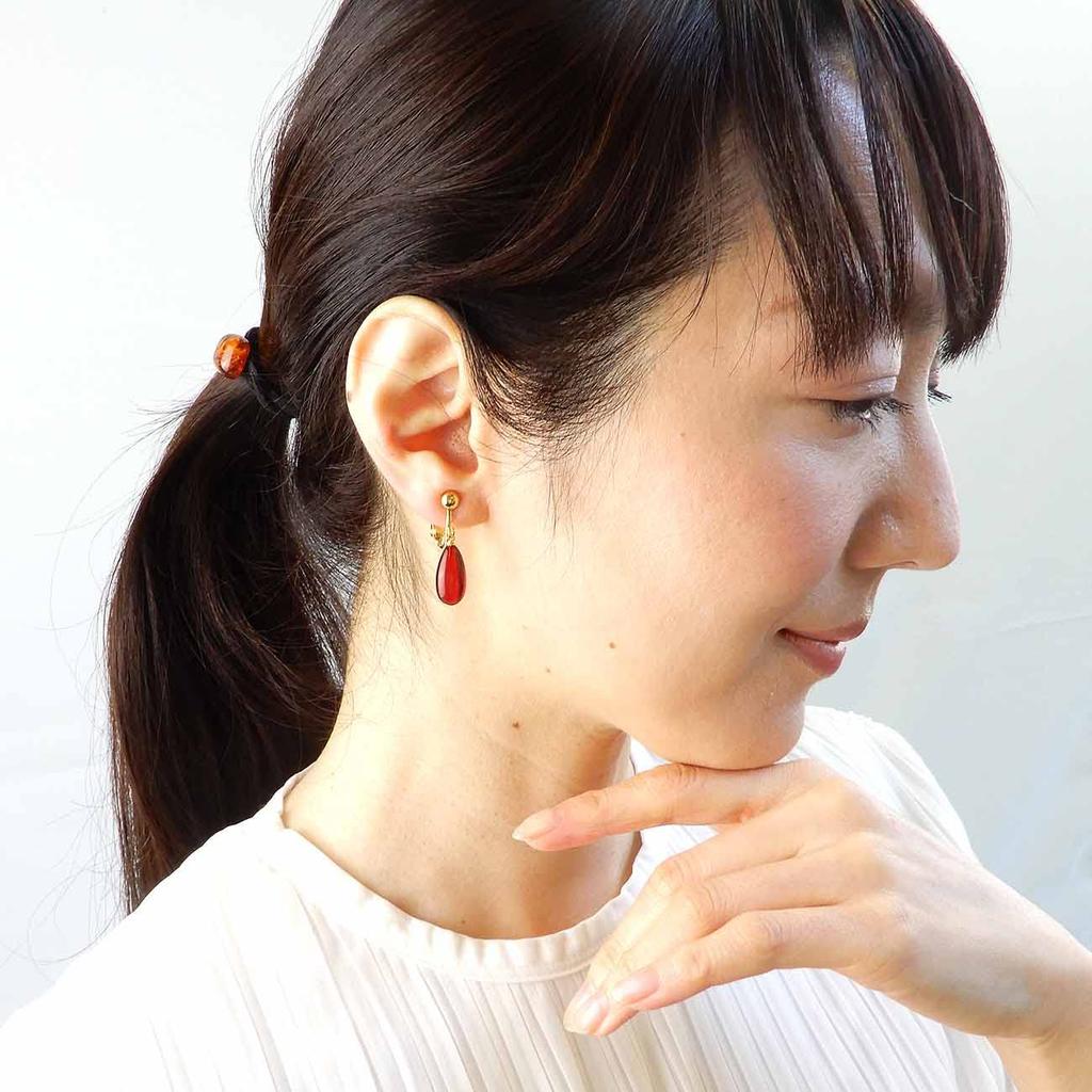 Nausicaa Free Ren Ohrringe Bernstein Ohrringe Feder Typ Rubinrot Bernsteinrot Tropfenform Chirurgischer Edelstahl Metallallergie Silikonüberzug Nein