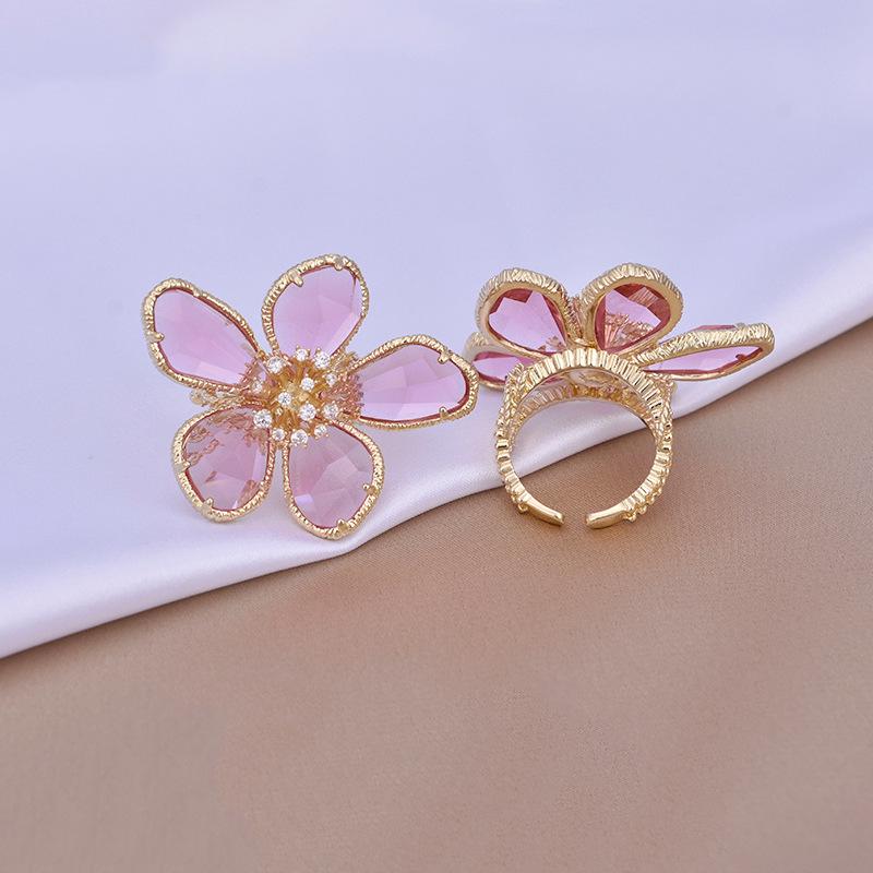 Exaggerated Crystal Flower Ring with Feminine Charm Fashionable Open Ring Design Index Finger Ring