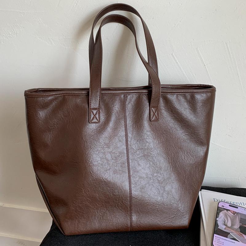 2025 early autumn new commuter retro simple large-capacity armpit bag solid color shoulder bag college student tote bag women