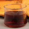 Entdecken Sie den Charme des 357g Yunnan Sieben Teekuchens, achtjähriger Pu'er Reifer Tee