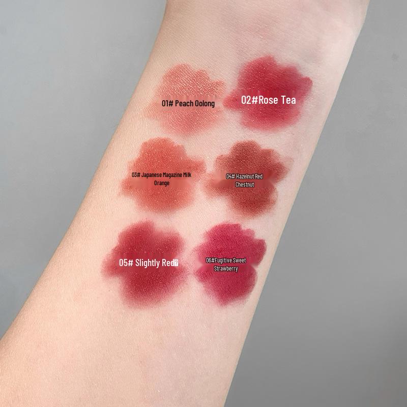 Gege Bear Velvet Matte Lip Mud: Soft Mousse Texture, Mist-like Finish, Stain-resistant, Natural Tint, Whitening Effect.