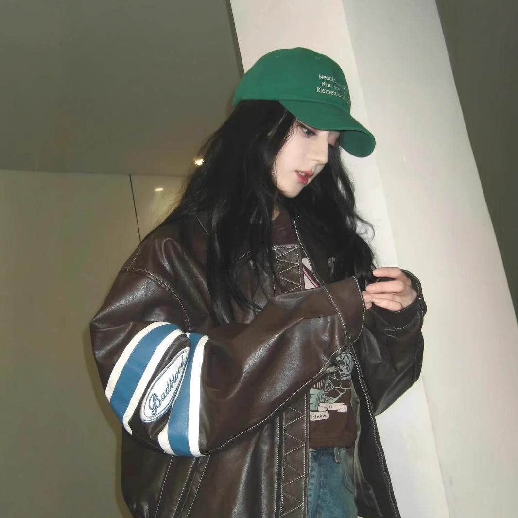 

Корейская американская ретро кожаная куртка Badblood, стиль Диларыбы, вышитые нашивки, двойная молния. M коричневый