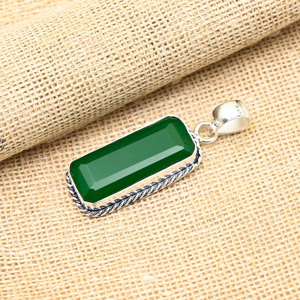 Green Onyx Gemstone Handmade 925 Sterling Silver Beauteous Jewelry Pendant For Women