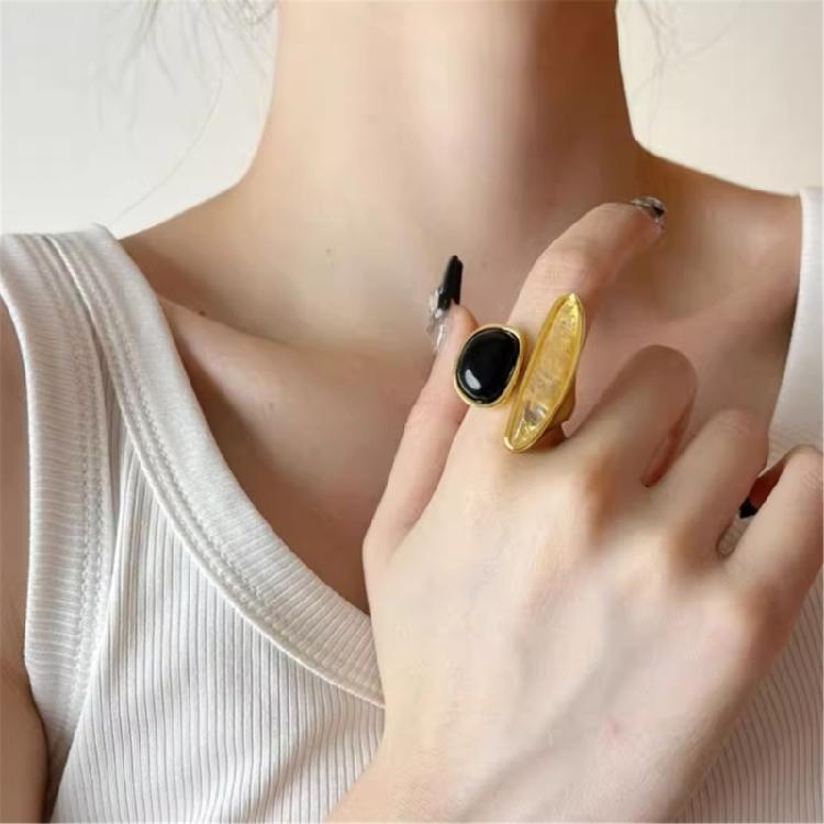 Fashionable Women's Rings Featuring Black Gemstones and Adjustable Band Suitable for Both Casual and Formal Event