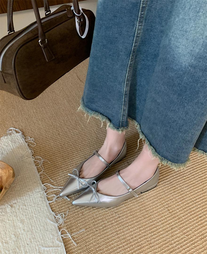 

Bow low-heeled single shoes with thick temperament 2025 small leather shoes female elegant new pointed-toed shallow-mouthed fairy Mary Jane shoes 39 серебряный