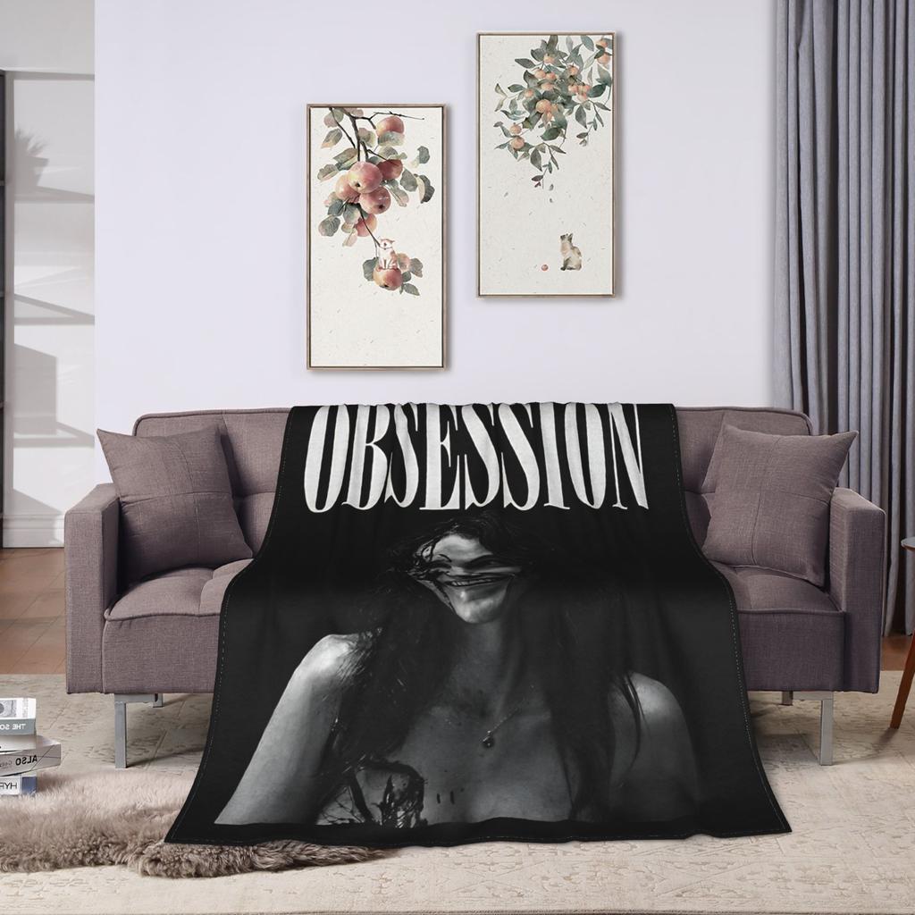 Obsession Bloody Girl Black and White Blanket Warm Plush Throw Blanket For Boy Girl Living Room Flannel Bedspread Bed Cover