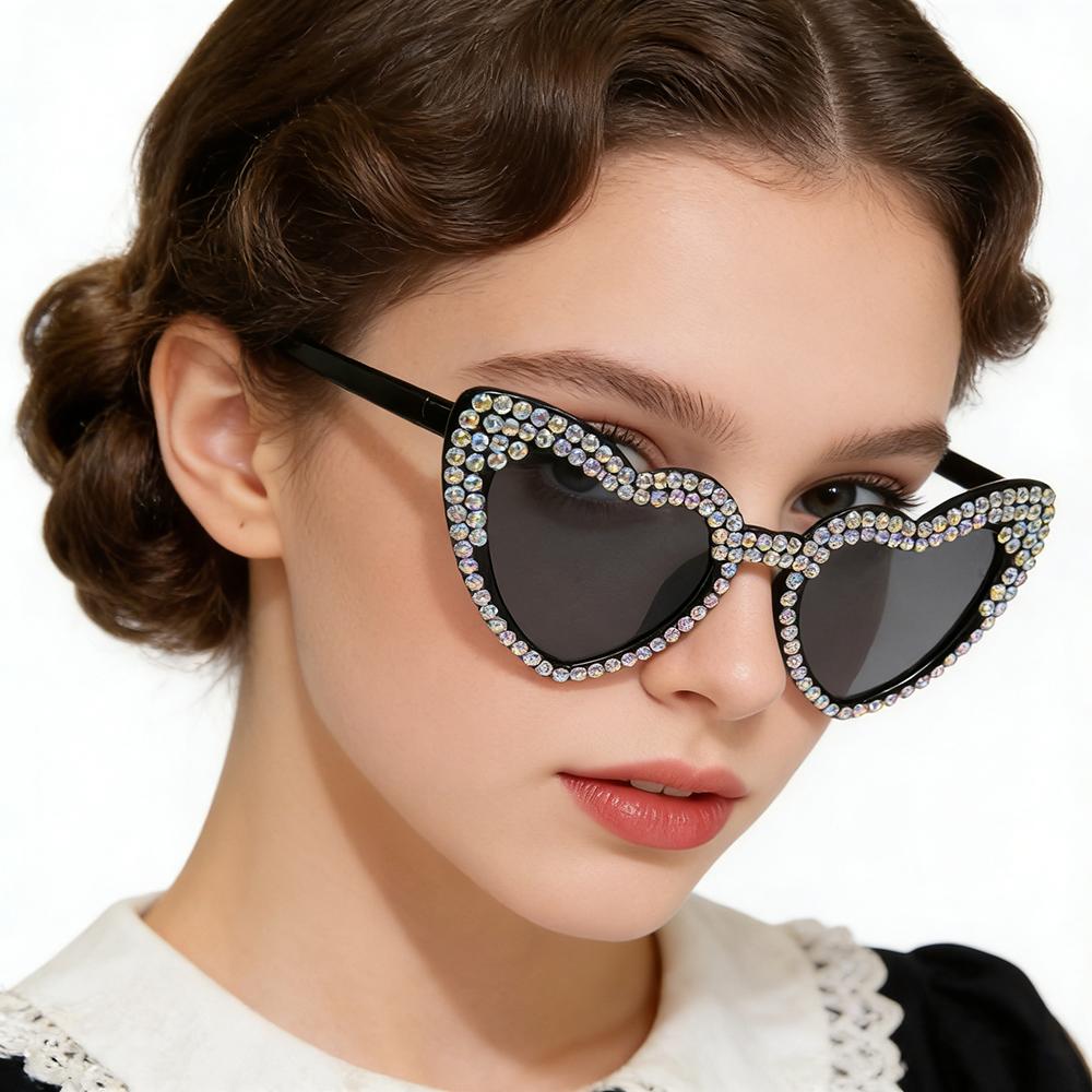 Attractive Glasses Women's Grey Heart Rhinestone Sunglasses Vintage Crystal Oversized Shades Fashion Party Y2k Aesthetic Festival Eyewear Uv400 Trendy