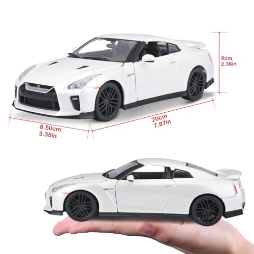 Bburago 1/24 Scale Nissan GT-R 2017 Diecast Model Car (White)