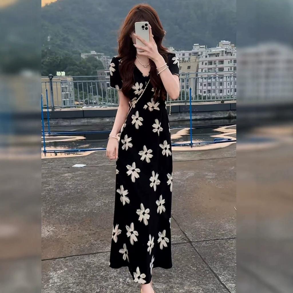 Large size French temperament Royal sister style black floral V-neck dress summer new slim-fitting belly long skirt