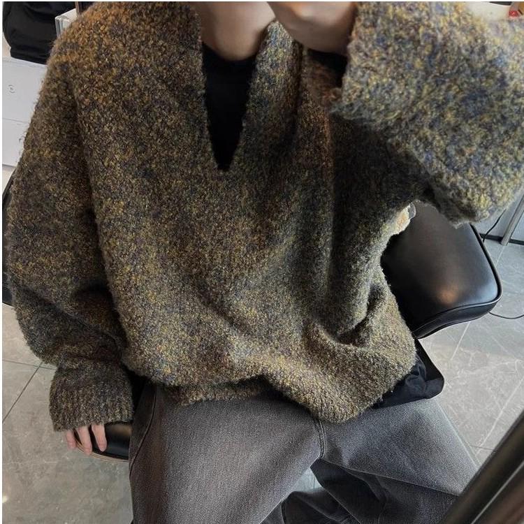 Нишевый вязаный свитер с V-образным вырезом цвета мха - ОсеньЗима Свободный крой Гранулированная текстура Large мох зеленого 2670₽