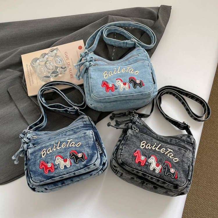 Borsa a tracolla da donna in denim con ricamo floreale