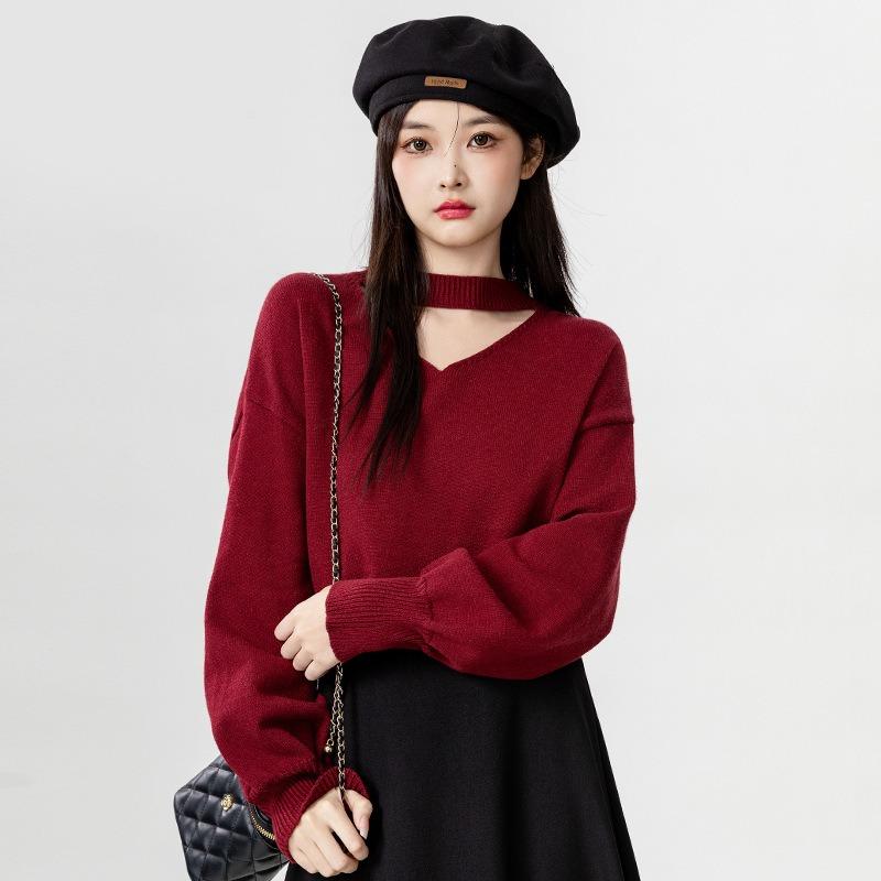 New Autumn and Winter Black V-neck Sweater for Women in Spring and Autumn with Long-sleeved Bottoming Shirt and Halterneck Knitted Top