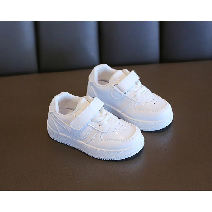 Children's white sneakers for boys and girls, spring soft-soled shoes, new student sports shoes, white girls' shoes