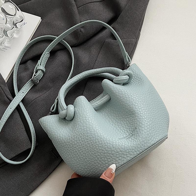 

2025 новая простая портативная сумка-корзина для овощей с узором личи, изысканная, универсальная, модная, для поездок на работу, сумка-мессенджер, сумка для мамы, женская