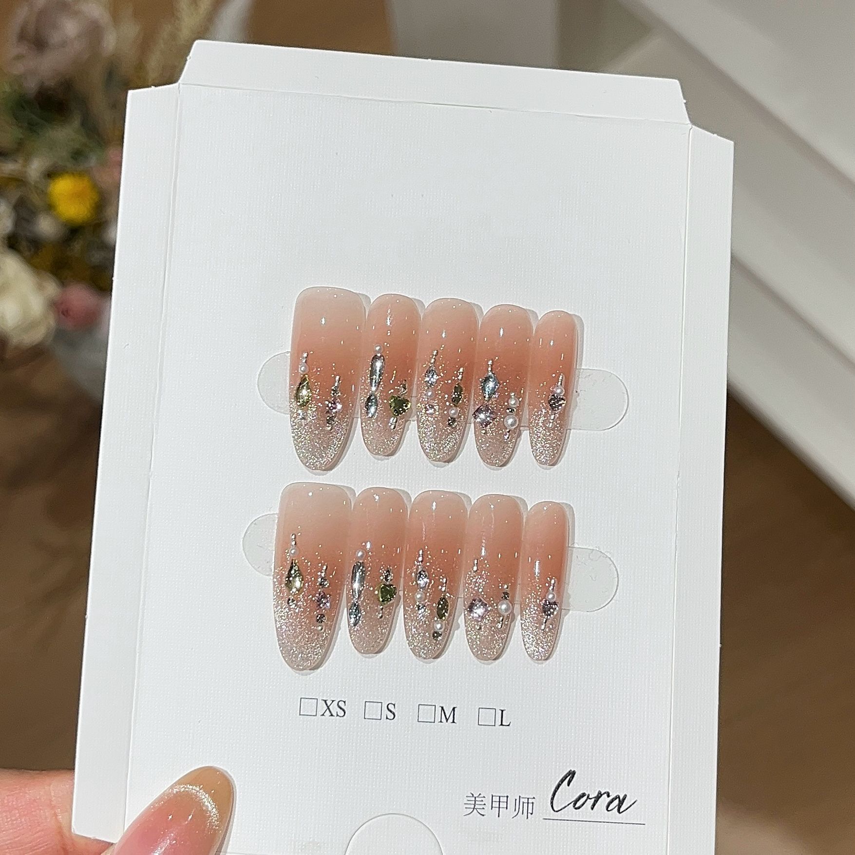 

Цветной молочный покров Весна и лето Размазывание румян Градиентная вспышка Цвет кошачий глаз Бриллиантовая кисточка Ношение на руке Броня L