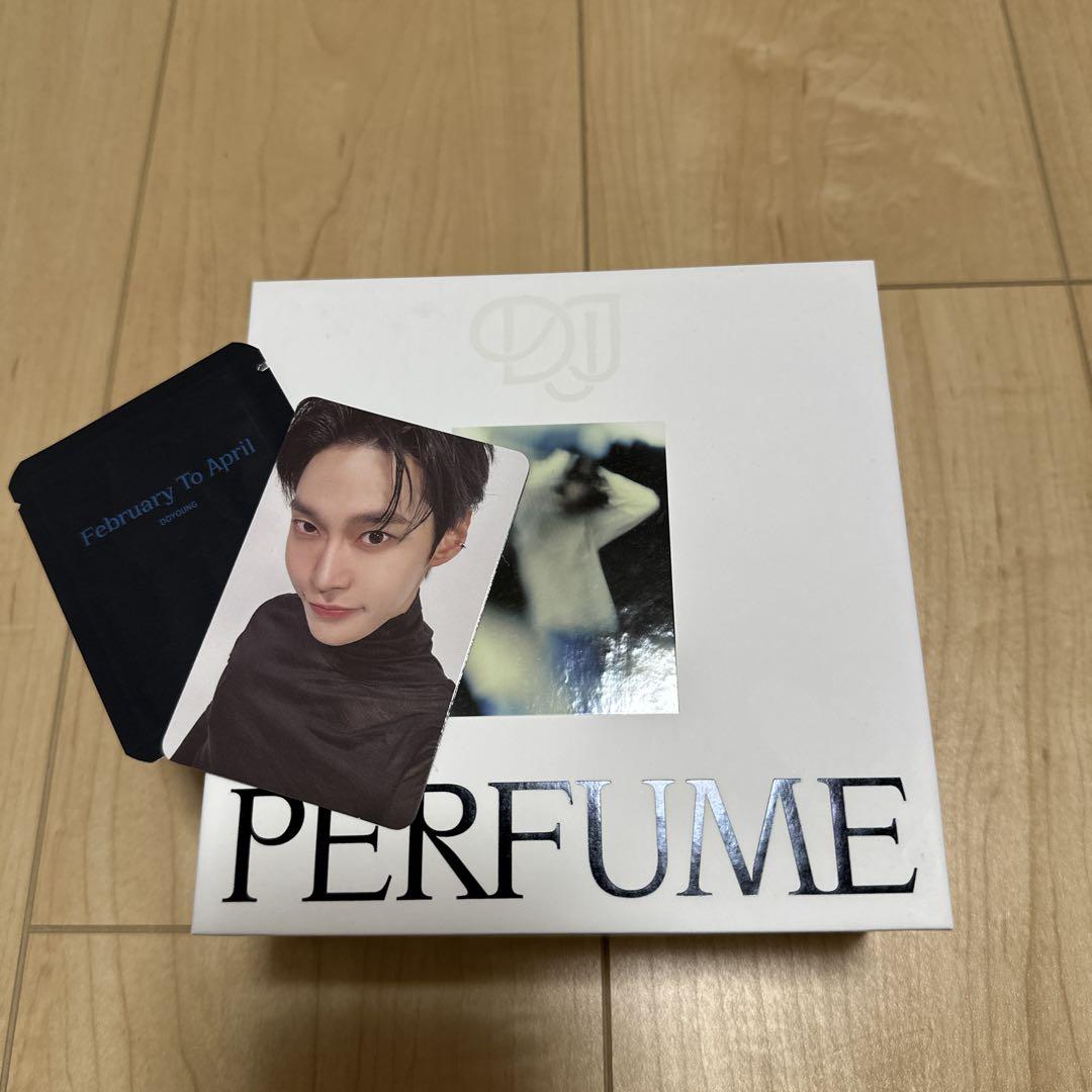 

[USED] NCT DOJAEJUNG PERFUME Album Doyoung Trading Card Mouette Paper