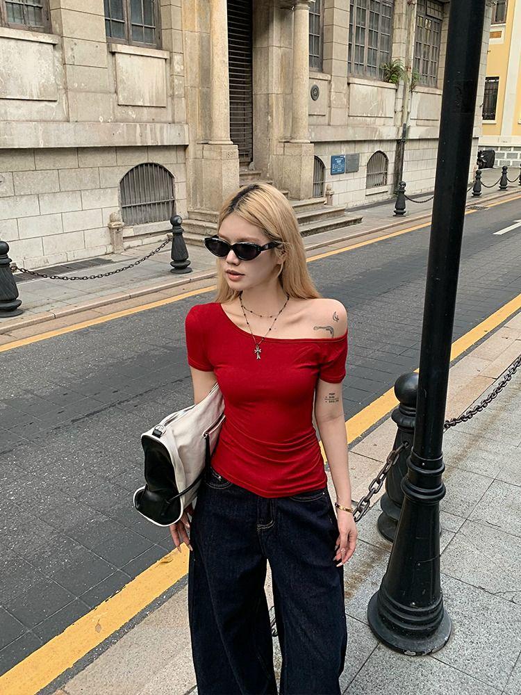 Spring 2025 Off-Shoulder Slim Fit Women's T-Shirt - Solid Color, Short-Sleeve Pullover