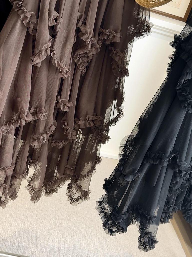 Designerkjol för dam, A-linjeformad, med volanger, i mesh, "tårta"-design - Fluffig, oregelbunden, medellång för vår/sommar